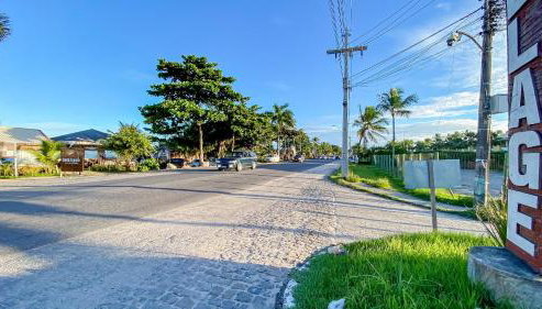 Aptos em condominio frente mar na praia de Taperapuã, atravessou a rua está na praia, aptos com 2 quartos com ar condicionado, internet privativa 300MBPS, 1 vaga de garagem, acomodam até 6 pessoas - Foto 4