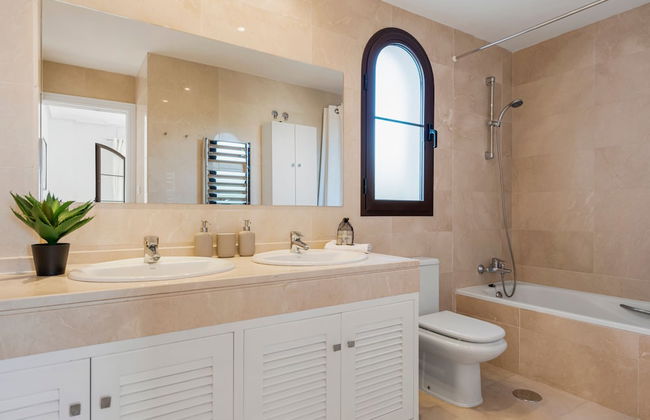 Los Arqueros Sunny Balcony With Pool - Ref M52 - Photo 19