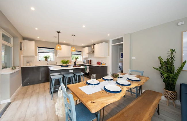 Bosham 3 BR Beach House With Garden Playhouse - Photo 52