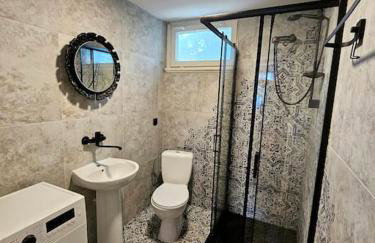 Dom letniskowy przy lesie nad jeziorem - Foto 6