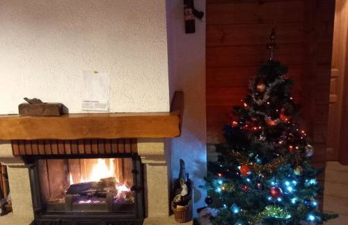 Chalet confortable avec 4 chambres, cheminée, grand terrain, proche pistes et lac - Foto 30