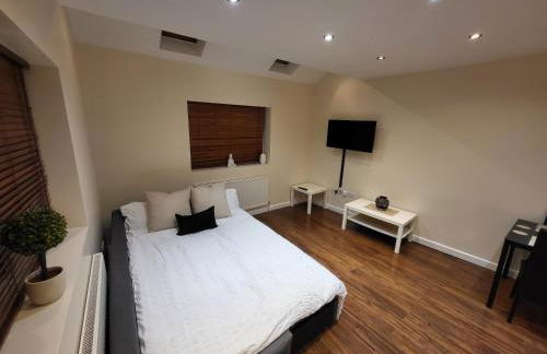 Great Apartment Next To Tooting Bec Tube Station! - Photo 14