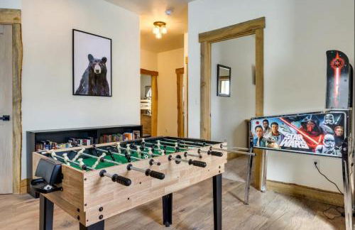 Luxe Cabin w/Hot Tub and Amazing Views - Foto 7