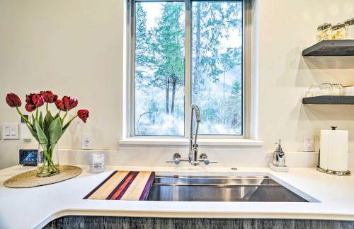 Heated Swim Spa! 15-Acre Cabin on Skykomish River - Foto 13