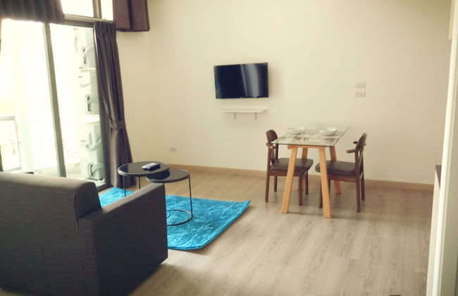 Sonrisa Sriracha - Photo 20