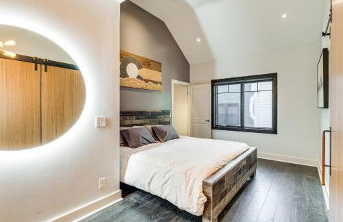 Stylish Omaha Home with Balcony - 2 Mi to Downtown! - Foto 14