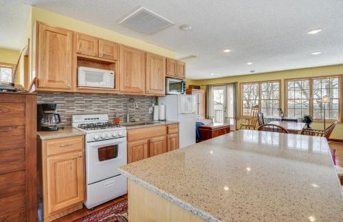 Waterfront Forest Lake Studio with Shared Dock! - Foto 9