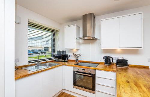 2Bed Ground Floor-Free Parking - Photo 12