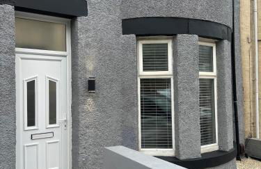 Cosy 2-bed flat, great location - Foto 14