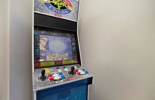 Smitten in da Mitten - 18 acres, Arcades, High Spd Web, Hot Tub, Pond! - Foto 37