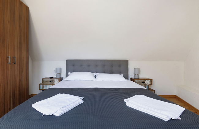 Aki Gray Apartment Serene Oasis - Photo 13