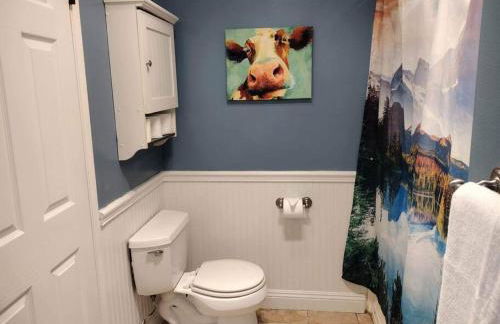 Peaceful & Cozy 3 bedroom Ranch-Home w/Fireplace - Foto 16