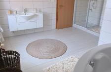 Stilvolle Ferienwohnung free parking, Space, WLAN - Foto 8