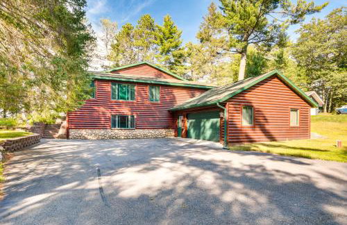 Lake Tomahawk Fall Retreat with Foliage and Lake Views - Photo 34