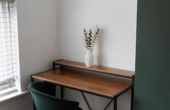 Large 4 Bed Home - Fast Wifi, Smart TV's & Free Parking - Near A66 - Foto 35