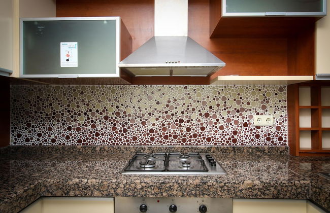 Seahorse Deluxe Hotel - Photo 12