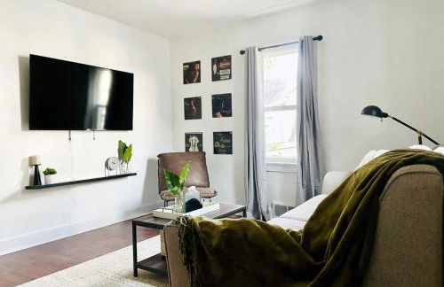 Centrally Located EVV Apartments - Foto 19