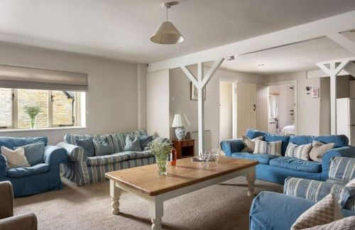 Stanway House, 8 bedroom, 8 Bath - Photo 13