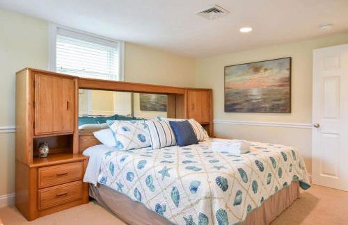 Walk to Bass River Beach Game Room! - Foto 25