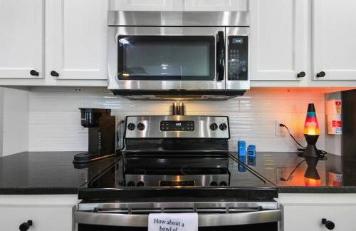 Groovy Getaway king suites, sleeps 8, dogs ok - Foto 17