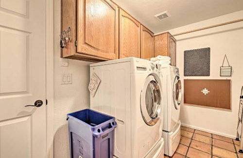 Upscale Phoenix Abode Walk to South Mountain Park - Foto 31