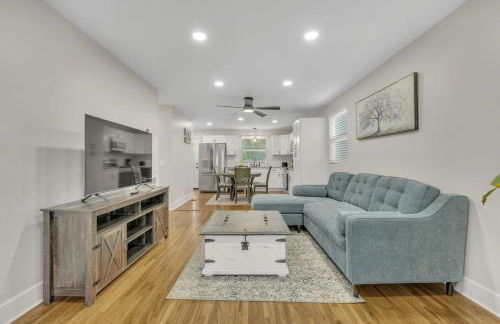 Single Story Pet Friendly Home, with Fenced Yard, Fire Pit, 5min to Downtown!! - Foto 4