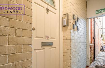 Everest Lodge Serviced Apartments for Contractors & Families, Free WiFi & Netflix By Redwood Stays - Foto 154