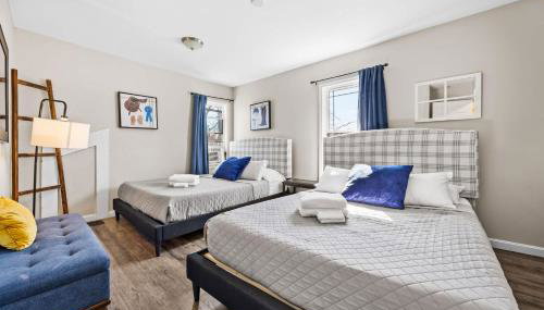 3BR Cozy Family Home with HotTub & Spacious Backyard - Foto 5