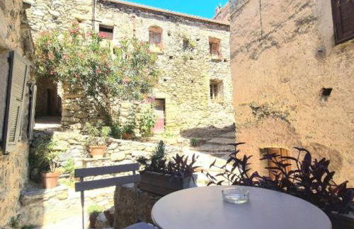 Appartement médiéval au cœur du village de Lama - Foto 10