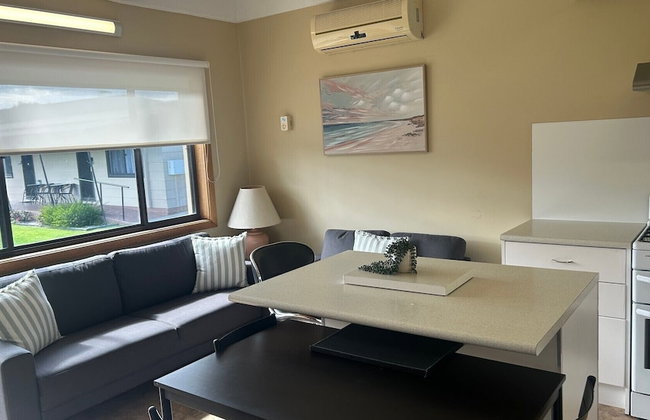 Ocean Bridge Lakes Entrance - Photo 36