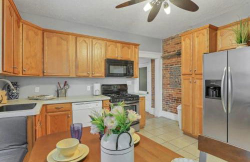 Housepitality - Harrison Mansion - Great Location - Photo 17