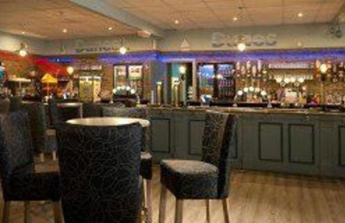 Caravan Sleeps 4 with Free Parking - Foto 13