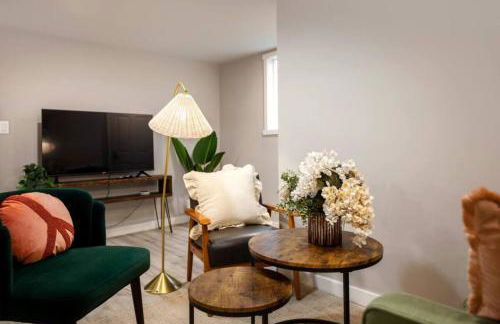 Modern Cozy Bright 2BR Lower Unit w private entry - Foto 8