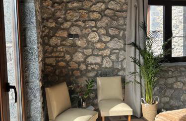 Wood & Stone Guesthouse - Photo 17
