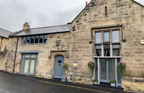 No. 3 Tomlinsons Apartments - Photo 2