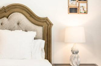 Spacious 5BR Getaway w Game Room & Modern Comfort - Photo 72