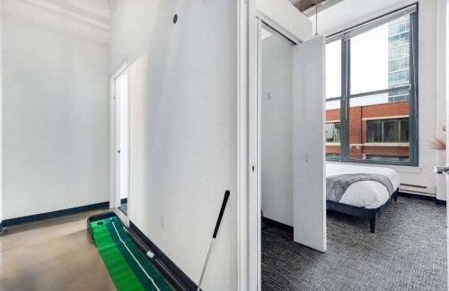 West Loop - City Views With In & Out Parking 2 - Photo 31