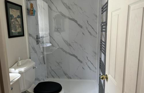 3 Bed Cottage - Sleeps 6 - Pets - Parking - Wifi - Foto 52