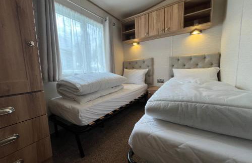 L60, Two bedroom caravan - California Cliffs, Parkdean Resort, Scratby - Sleeps 6, bed linen, towels plus Wi-Fi included - Sorry no pets - Foto 8