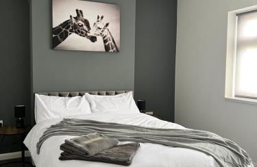 Alexandra Apartment -Secured Parking -2 Bedrooms - Photo 2