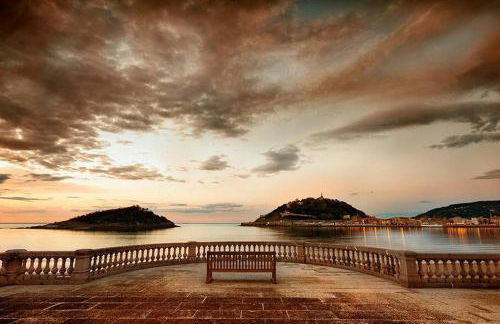 BREATHTAKING TERRACE VIEWS in luxury apartment - by www,SanSebastianApartments,es - Foto 26