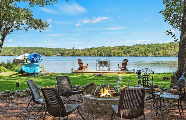 Lake Daze by Avantstay Lakefront w/ Modern Interior, Enclosed Porch & Hot Tub - Foto 1