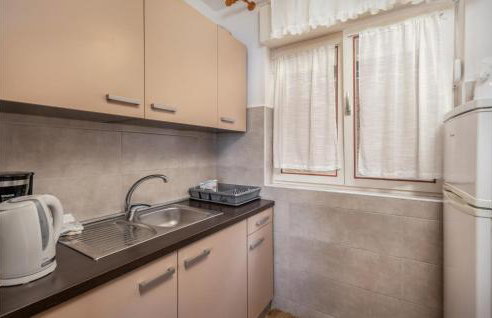 Beautiful Home In Lukovo Sugarje - Foto 4