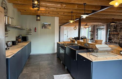 Gîte LE RABIOUZE - 4 épis, 15 pers, 22 couchages - Ancienne Bergerie rénovée, cachet d'origine conservé - Vue magnifique - Label Ecogîte - Foto 10