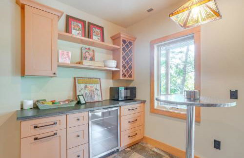 Modern Nellysford Getaway with View Deck and Fire Pit - Foto 20