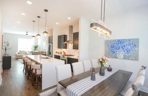 Luxury Townhome Skyline Views Mins To DT - Foto 33