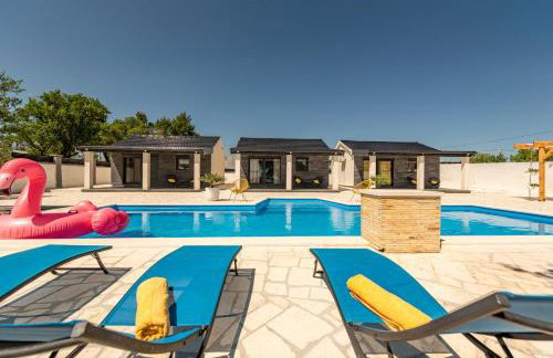 Unique Villa V with large pool - Photo 9