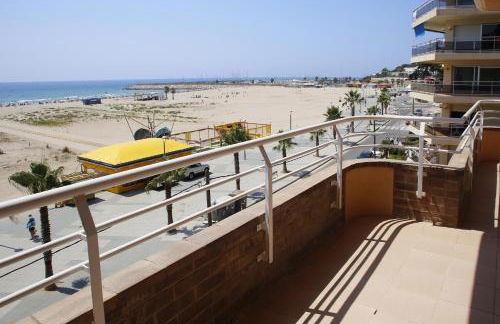 AT038 Vistas de la playa, primera línea con piscina - Foto 17