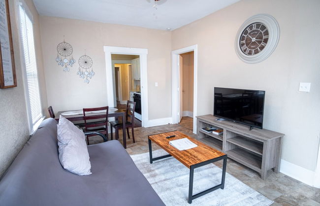 Cozy 2br/1ba Near Downtown Sleeps 8 - Foto 16