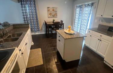 The Columbia Crash Pad Near Bases, USC, Shops - Foto 31